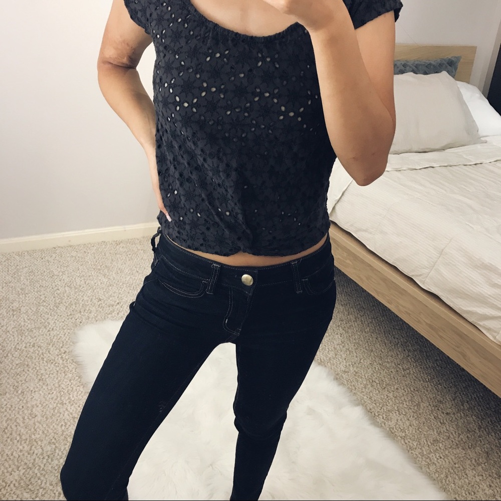AE - Charcoal Gray Crop Top - Picture 4 of 7